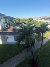 6701 NW 169th St in Hialeah, FL - Building Photo - Building Photo