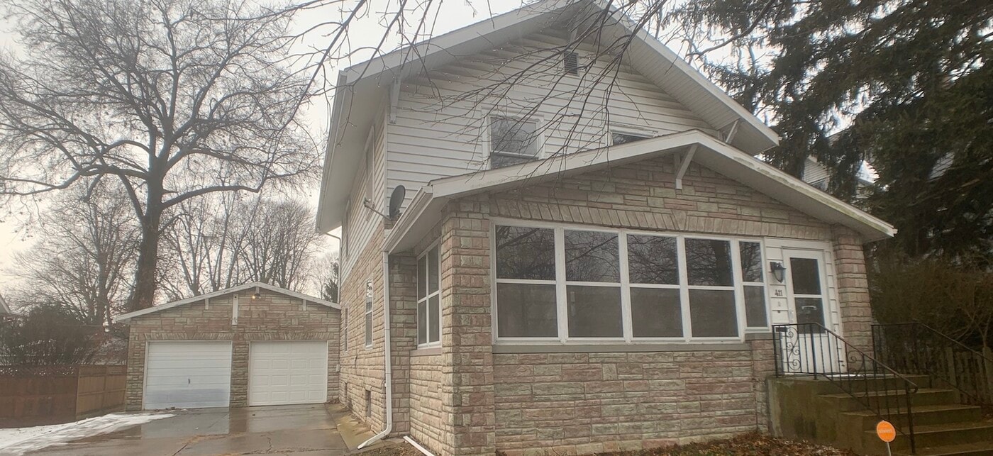 411 S 5th Ave in Hoopeston, IL - Building Photo