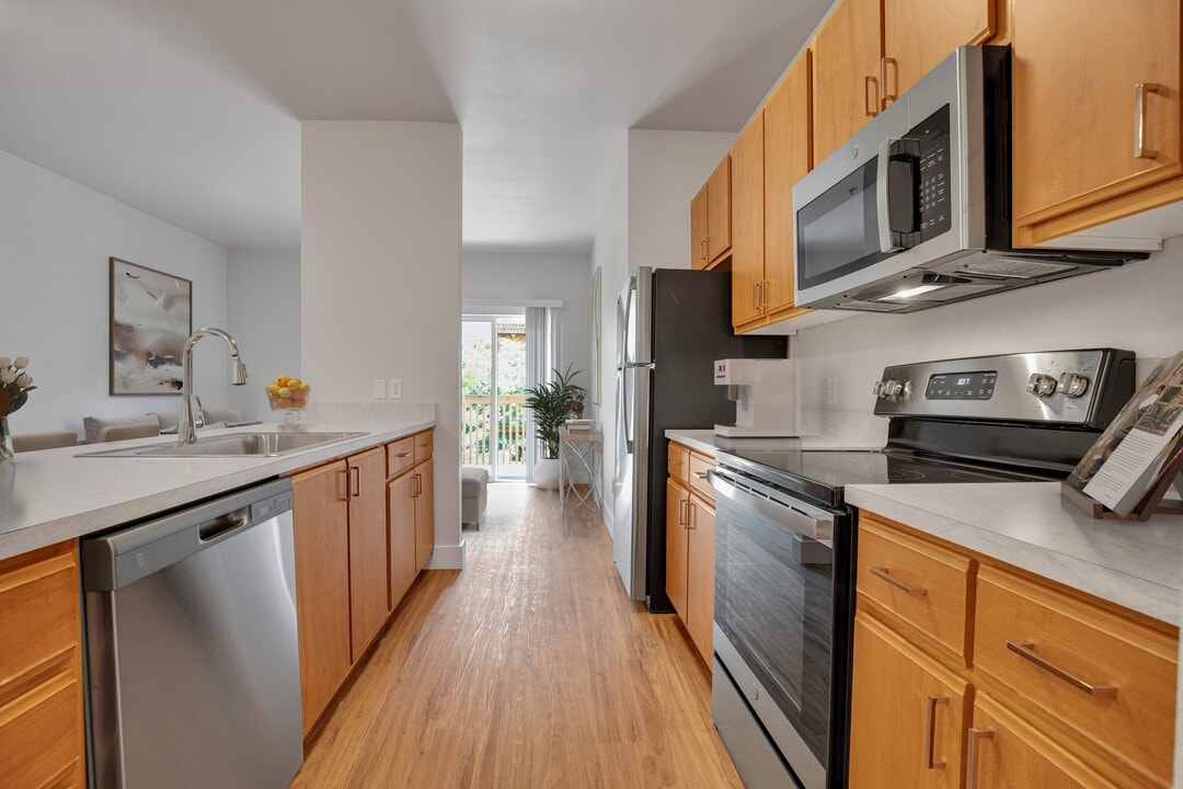 Cascade Ridge in Lebanon, OR - Foto de edificio