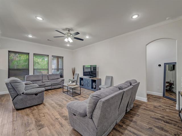 305 Dixon St in Terrell, TX - Building Photo - Building Photo