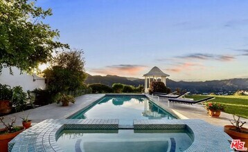 16866 Charmel Ln in Los Angeles, CA - Building Photo - Building Photo