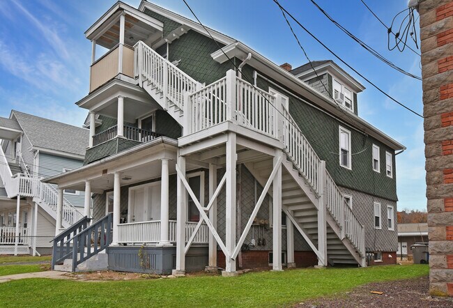 22 Kelley St in Bristol, CT - Building Photo - Building Photo