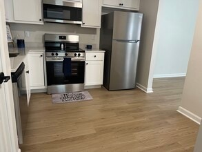 Lochwood Apartments in New Albany, IN - Building Photo - Building Photo