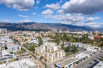 Delacey Place in Pasadena, CA - Building Photo - Building Photo