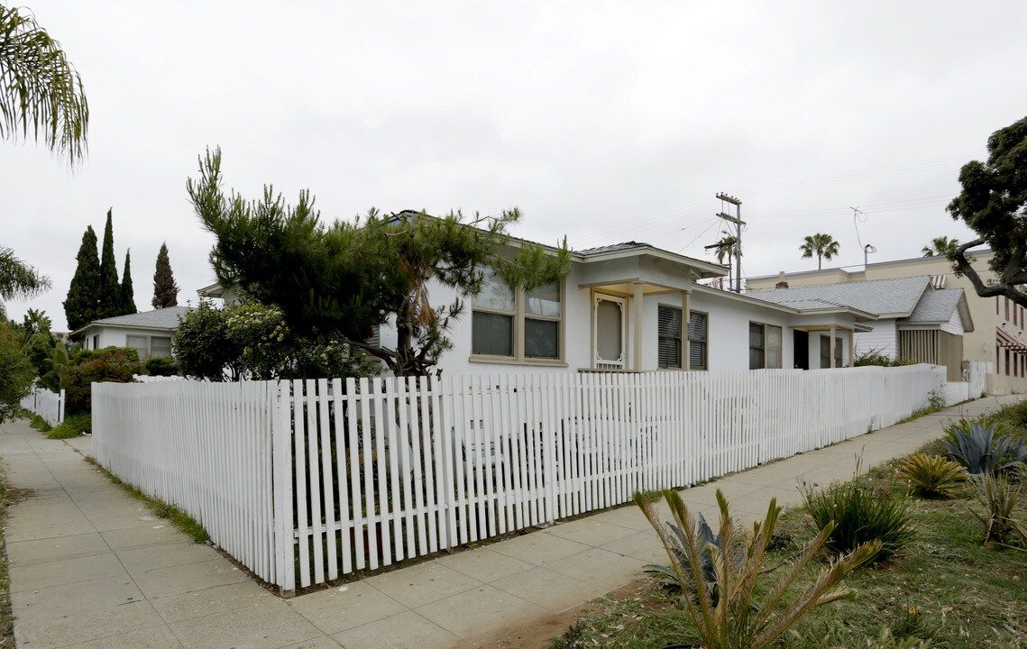 404-408 Topeka St in Oceanside, CA - Building Photo