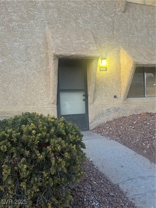 1303 Darlene Way in Boulder City, NV - Building Photo