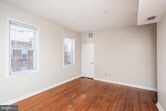 3018 O'Donnell St in Baltimore, MD - Building Photo - Building Photo