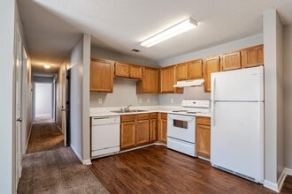 Brookside Pointe Apartments in Travelers Rest, SC - Building Photo - Building Photo