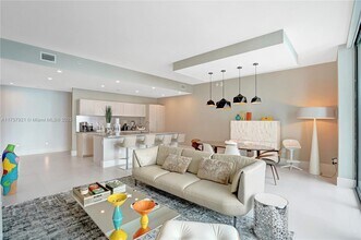 501 NE 31st St, Unit PH4102 in Miami, FL - Building Photo - Building Photo