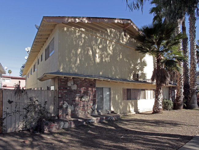 1807 W Sumac Ln in Anaheim, CA - Foto de edificio - Building Photo