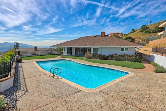 property at 1640 Cumberland Terrace