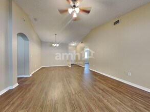 4504 Reynolds Creek Ave in Plant City, FL - Building Photo - Building Photo
