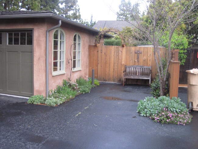 1129 Church Ln in Carpinteria, CA - Building Photo - Building Photo