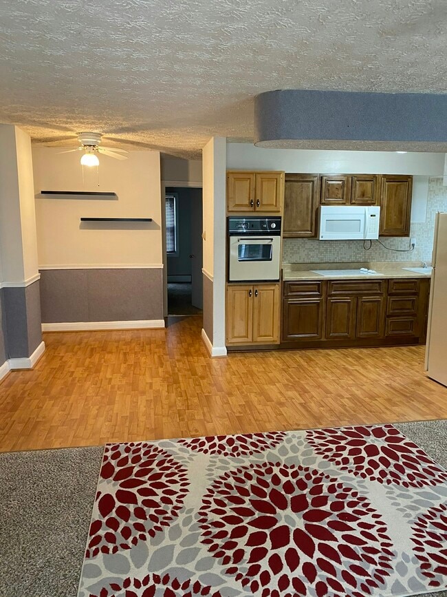 1000 Linda Lee Dr in Glen Burnie, MD - Building Photo - Building Photo