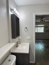 12329 Limerick Ave, Unit Primary Suite in Austin, TX - Foto de edificio - Building Photo