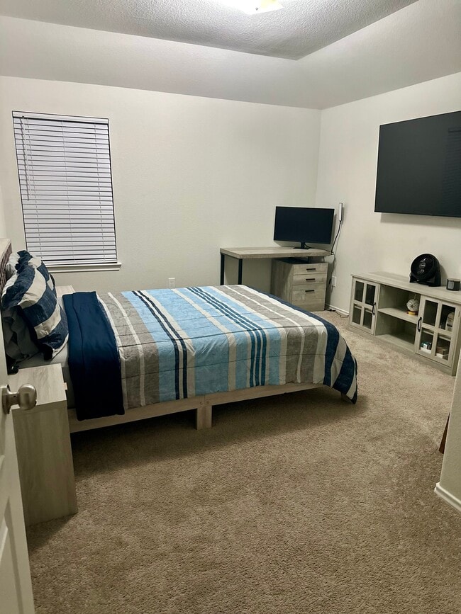 property at 1 Bollardpoint Ln