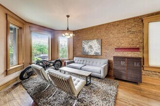 3822 N Claremont Ave in Chicago, IL - Building Photo - Building Photo