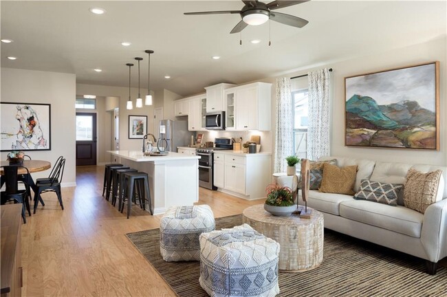 8202 Greyhawk Cv in Austin, TX - Foto de edificio - Building Photo