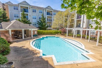 12913 Centre Park Cir-Unit -411 in Herndon, VA - Building Photo - Building Photo