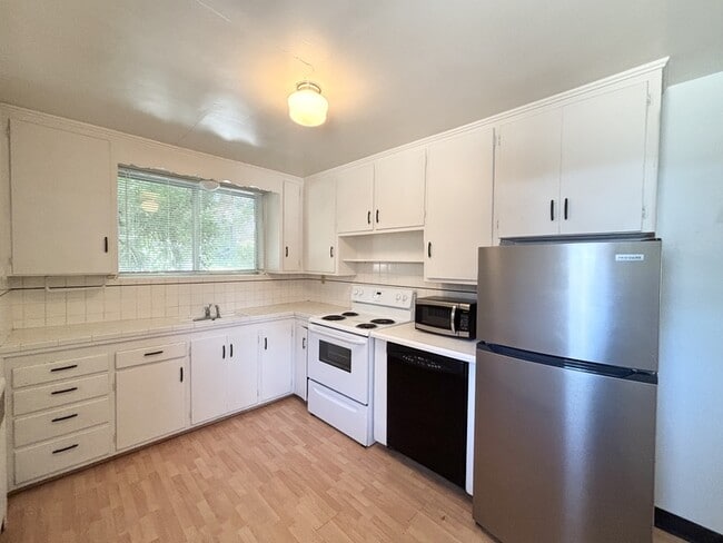 property at 680 Elizabeth St