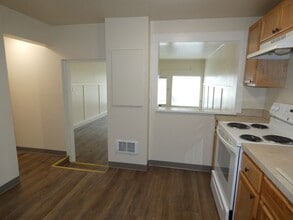 820 S Center in Port Angeles, WA - Foto de edificio - Building Photo