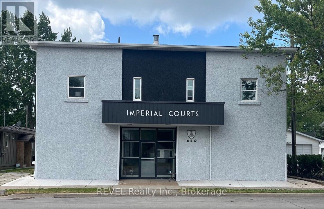 620-620 King St in Port Colborne, ON - Building Photo