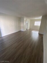 1711 Santa Paula Dr in Las Vegas, NV - Foto de edificio - Building Photo