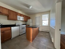275 Beacon St, Unit 275 Beacon St in Somerville, MA - Building Photo
