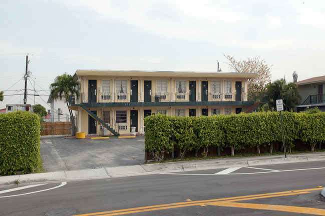 131 W 5th St in Hialeah, FL - Building Photo - Building Photo