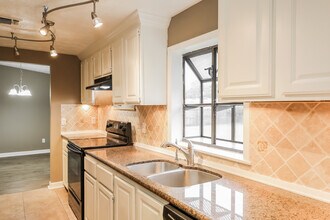 8567 Canton Dr in Jacksonville, FL - Building Photo - Building Photo