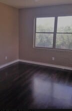 501 S 4th St, Unit A8 in Harlingen, TX - Foto de edificio - Building Photo