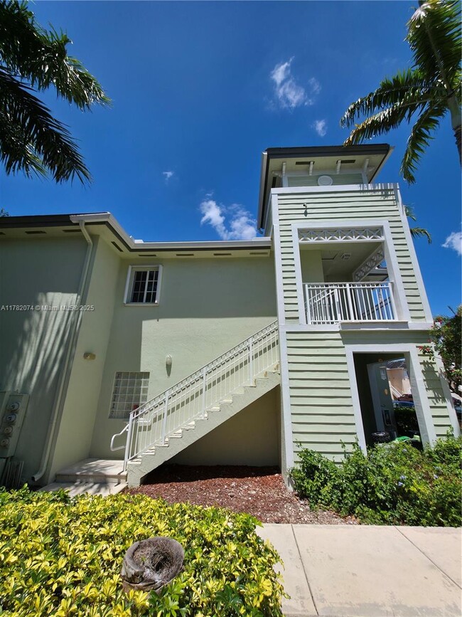 378 NE 25th Pl in Homestead, FL - Foto de edificio - Building Photo