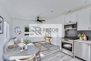 4506 Moraga Ave in San Diego, CA - Building Photo