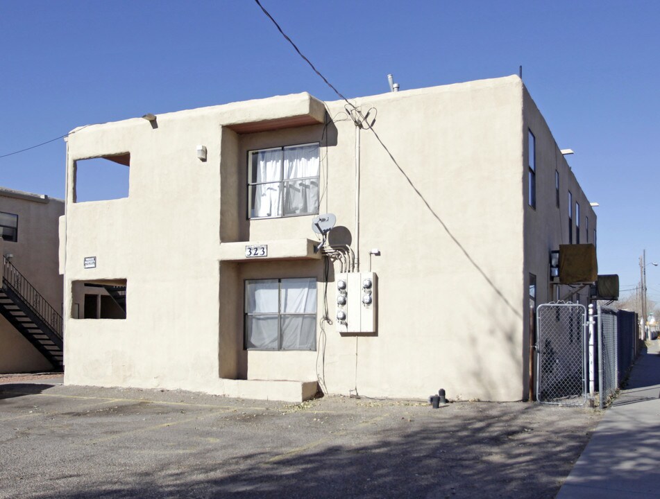 319-323 San Jose Ave SE in Albuquerque, NM - Building Photo