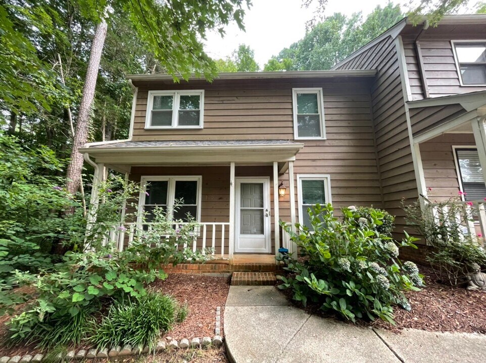 120 Inverness Ct in Cary, NC - Building Photo