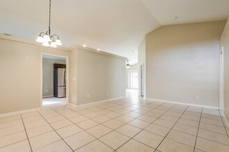 11001 Siting Pl in Orlando, FL - Foto de edificio - Building Photo