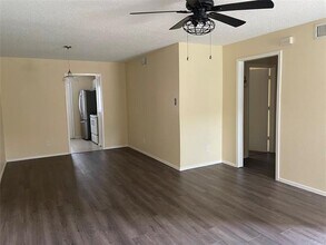 10650 Steppington Dr in Dallas, TX - Building Photo - Building Photo