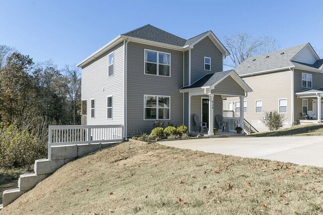 924 E Happy Hollow Dr in Clarksville, TN - Building Photo - Building Photo