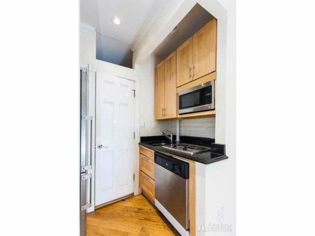 279 E 10th St-Unit -1BR in New York, NY - Building Photo