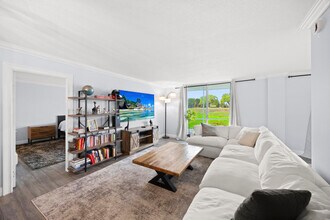 5301 NW 2nd Ave in Boca Raton, FL - Building Photo - Building Photo