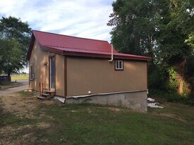 58 Airport Road, Unit A in Concord, NH - Building Photo