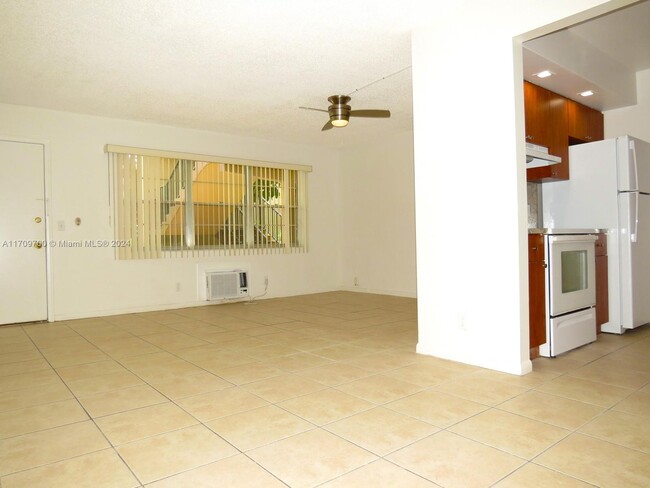 13300 SW 1st St in Pembroke Pines, FL - Building Photo - Building Photo