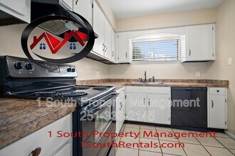 6527 Old Shell Rd in Mobile, AL - Building Photo - Building Photo