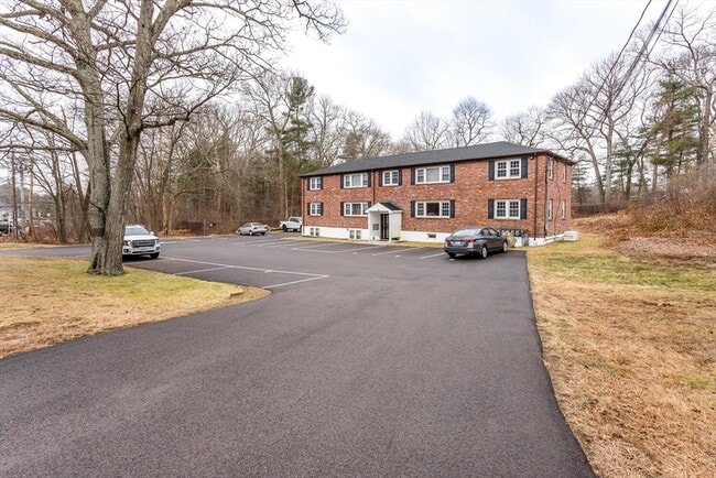 157 Central St in Foxboro, MA - Building Photo - Building Photo