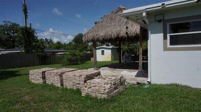 1500 SE 1st St in Pompano Beach, FL - Foto de edificio - Building Photo