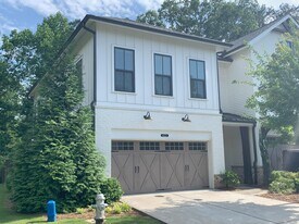 423 Johnson Ct in Alpharetta, GA - Building Photo
