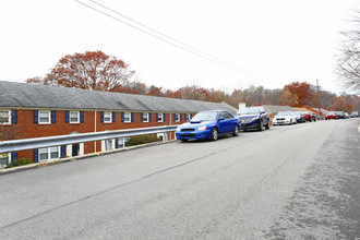 Rossview Heights Townhomes in Pittsburgh, PA - Foto de edificio - Building Photo