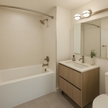 160 E 95th St, Unit 2F in New York, NY - Building Photo - Building Photo