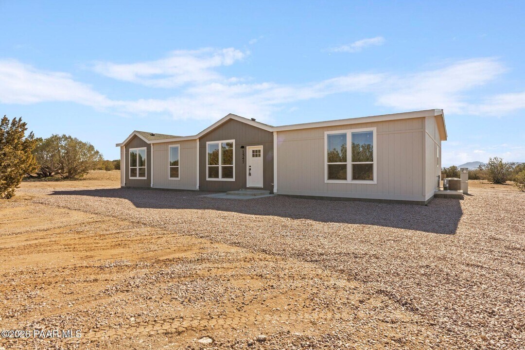 1547 Whirlpool Dr in Paulden, AZ - Building Photo