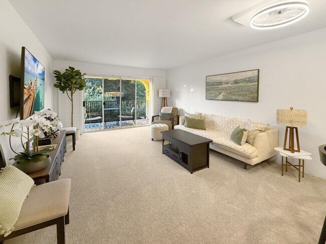 property at 257 Por La Mar Cir